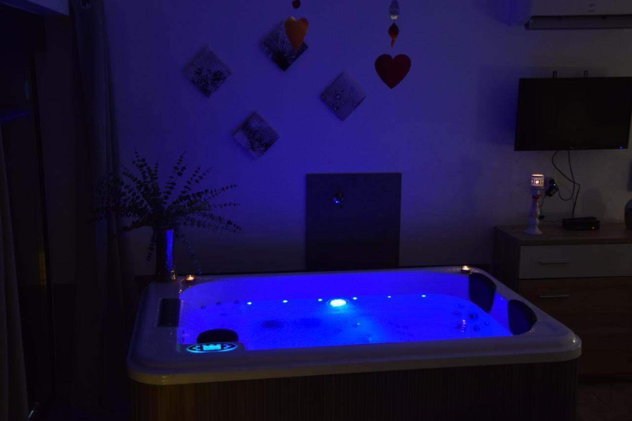 Gites Spa De Charme L Etoile Spa بيناك إي كازوناك المظهر الخارجي الصورة