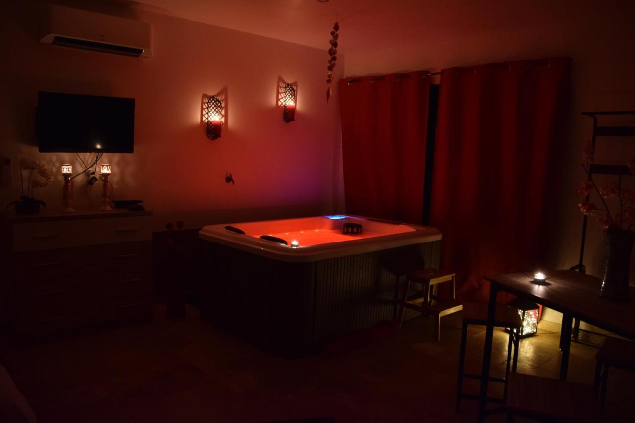 Gites Spa De Charme L Etoile Spa بيناك إي كازوناك المظهر الخارجي الصورة
