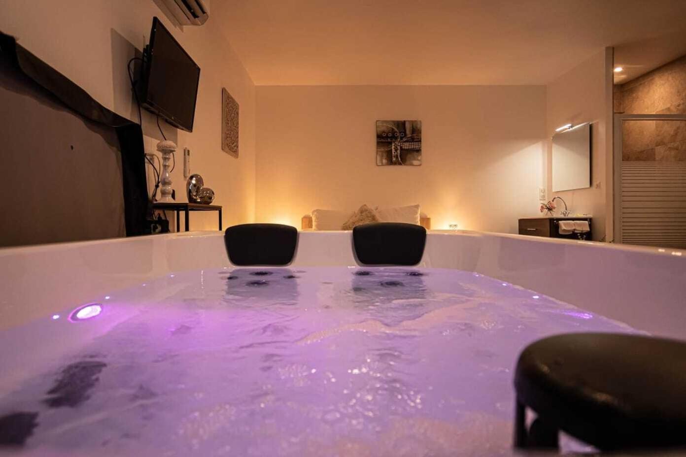Gites Spa De Charme L Etoile Spa بيناك إي كازوناك المظهر الخارجي الصورة